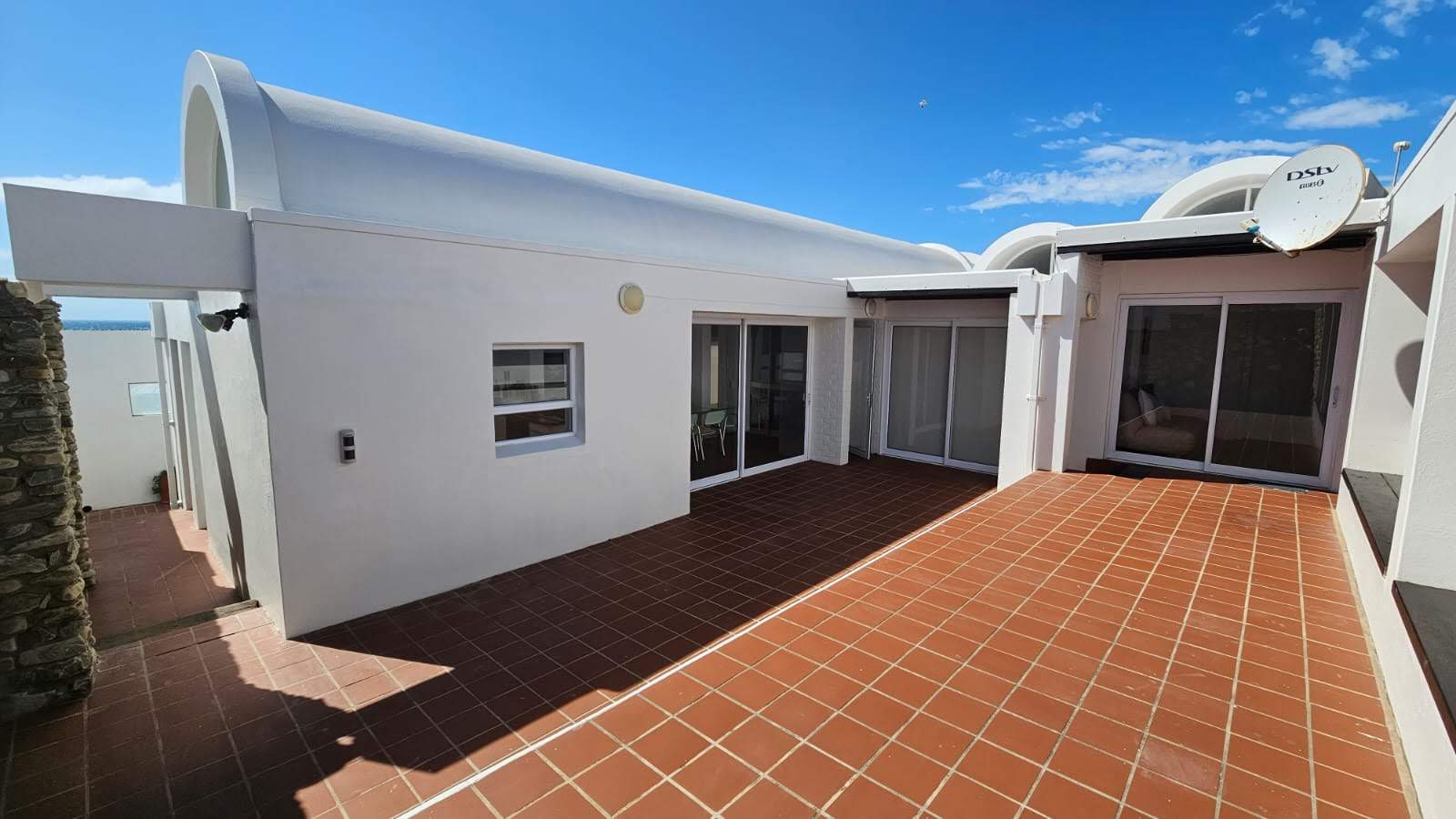 To Let 4 Bedroom Property for Rent in Jeffreys Bay Central Eastern Cape